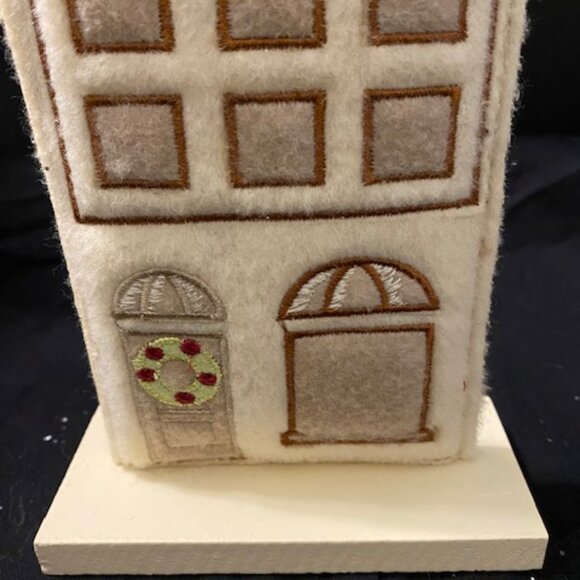 Wonder Shop "Tan" Holiday House - Picture 5 of 6